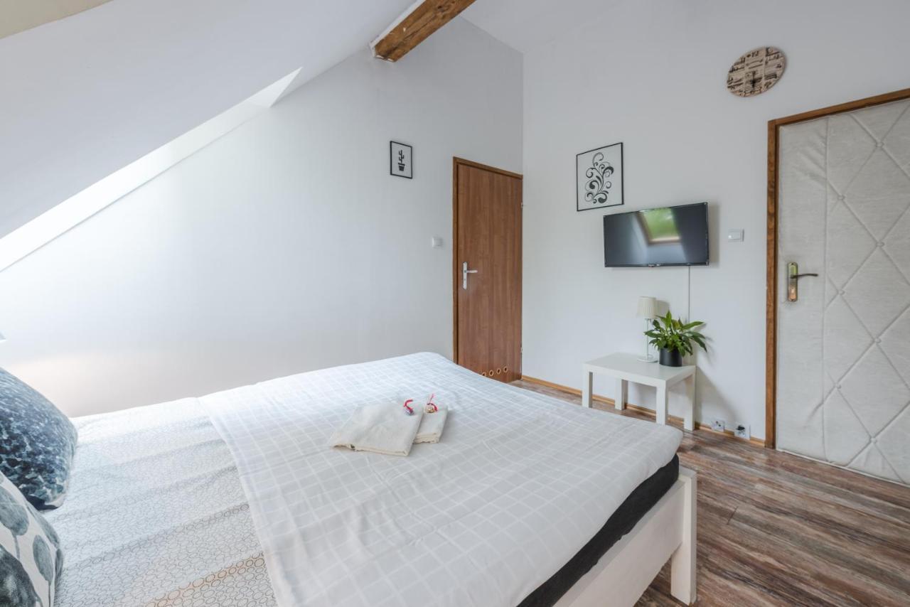 Fitness Hostel Premium Вроцлав Экстерьер фото