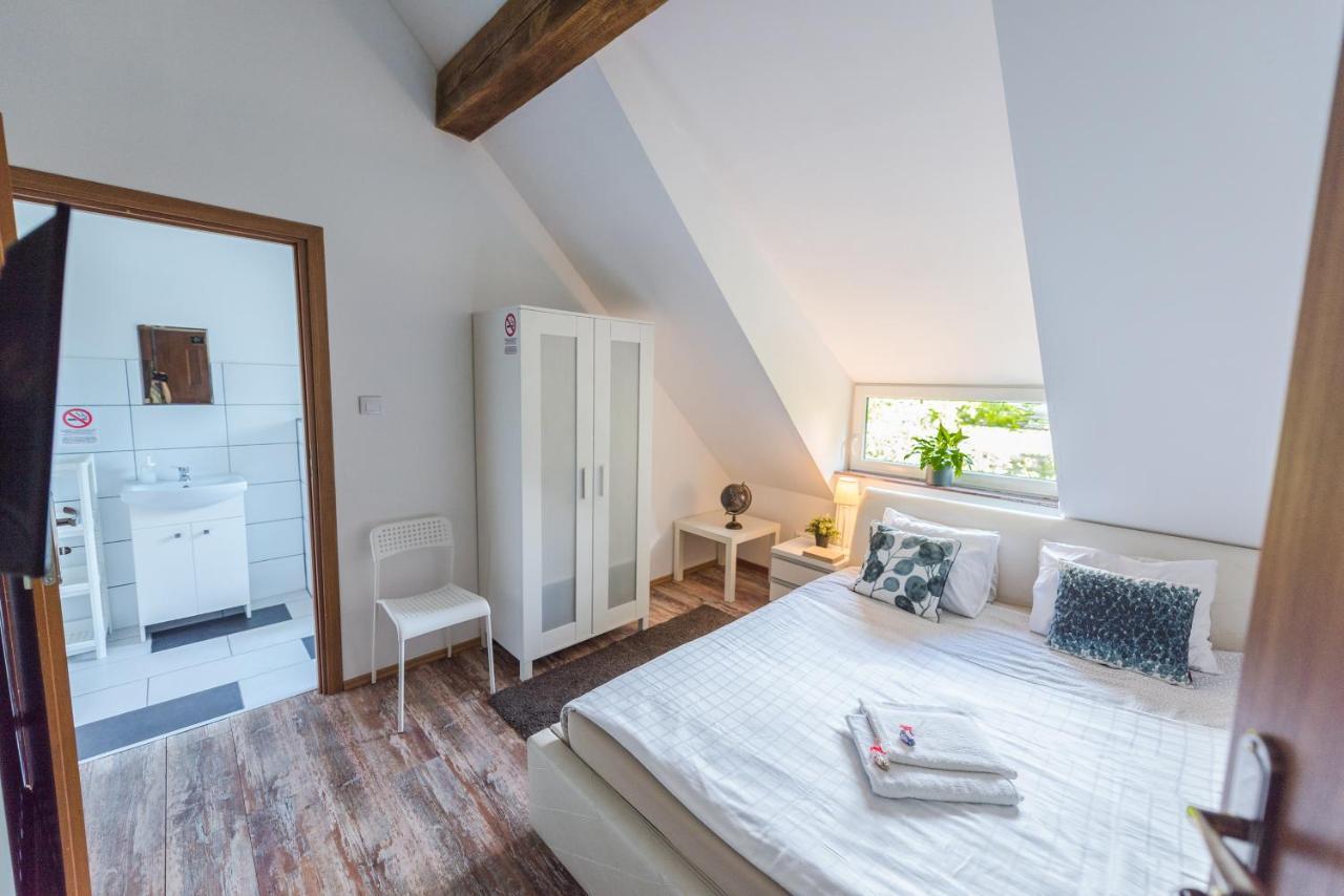 Fitness Hostel Premium Вроцлав Экстерьер фото