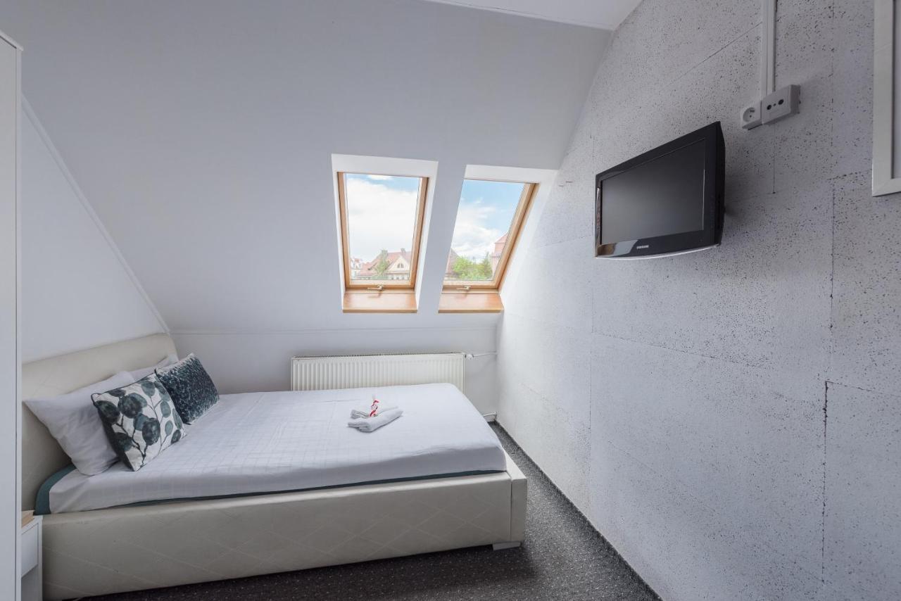Fitness Hostel Premium Вроцлав Экстерьер фото