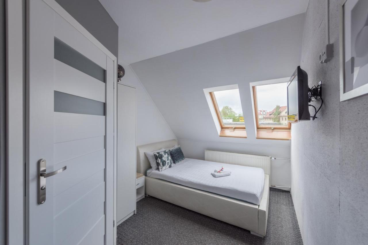 Fitness Hostel Premium Вроцлав Экстерьер фото